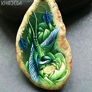 Кулон с птицей на заказ | Миниатюрная живопись на камне. . Украшения ручной работы - Ярмарка Мастеров Украшения ручной работы. Ярмарка Мастеров - ручная работа Кулон с птицей на заказ | Миниатюрная живопись на камне. Handmade.