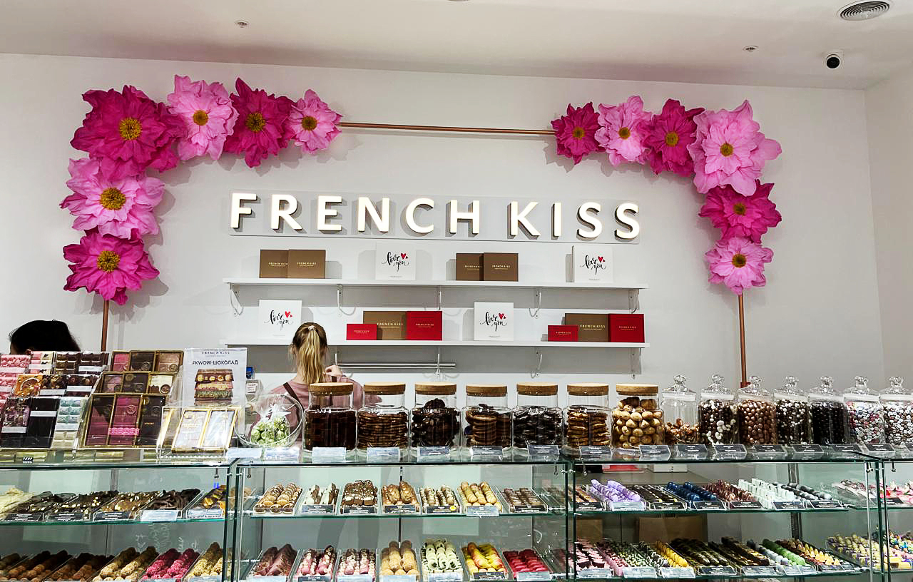 Оформление магазинов French Kiss ТЦ г. Москва