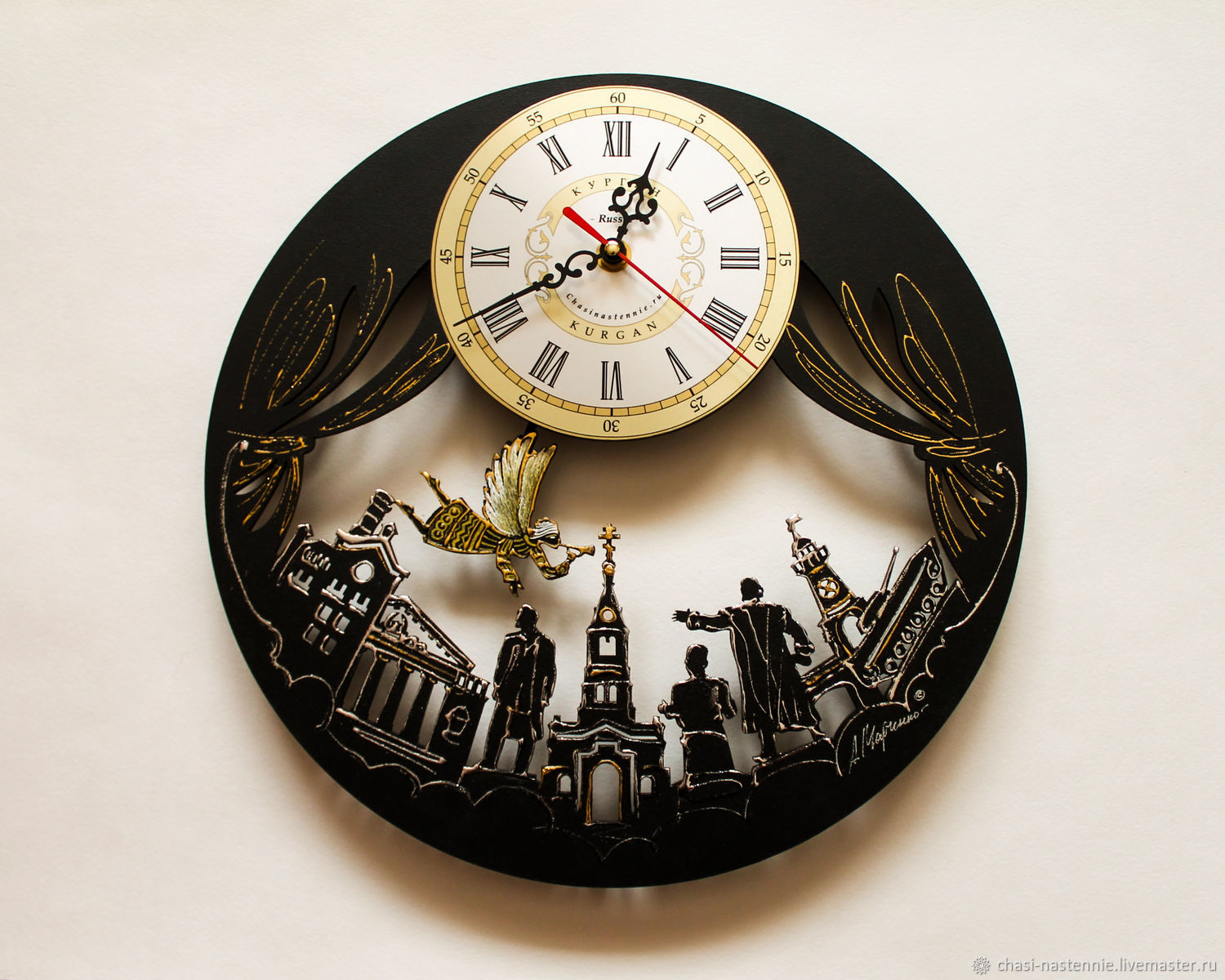 Часы г владивостока. Механические часы на стену. Часы настенные сувенирные. Часы настенные необычные. Необычные настенные часы сувенирные.