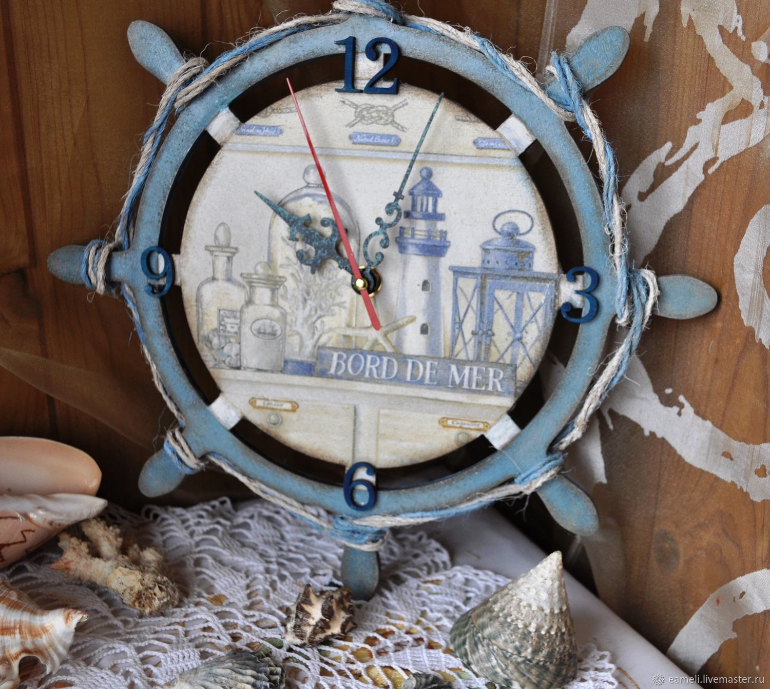 Часы в морском стиле