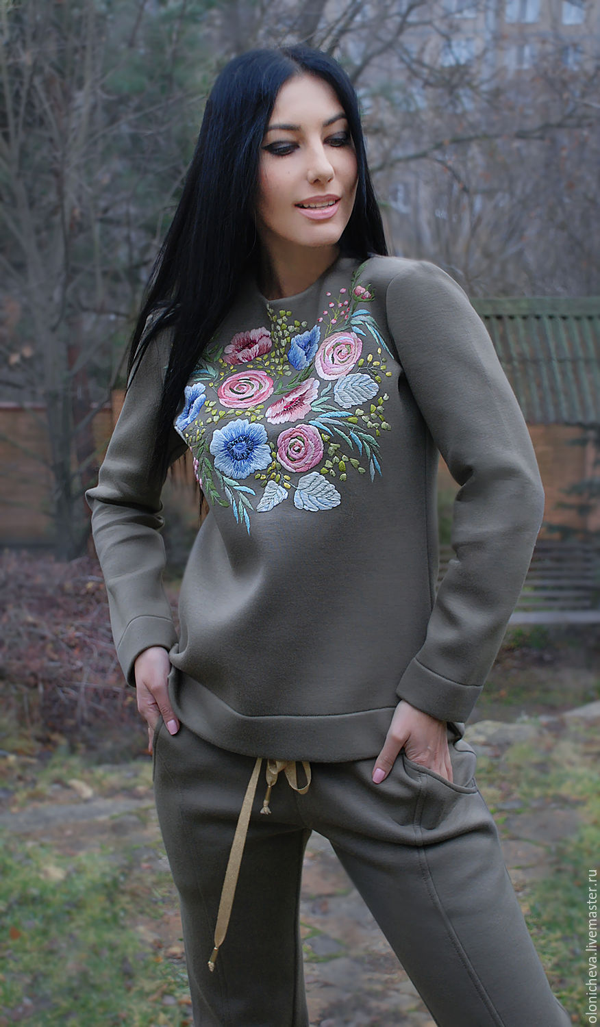 Embroidered women's costume "Sportchic" embroidery shop online on