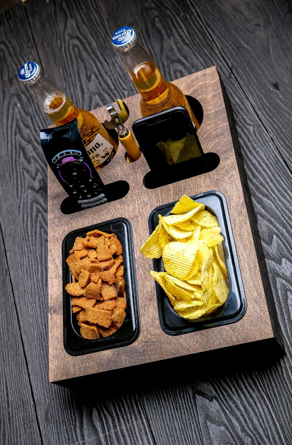 Поднос для пива и снэков – купить онлайн на Ярмарке Мастеров – MP65URU ...