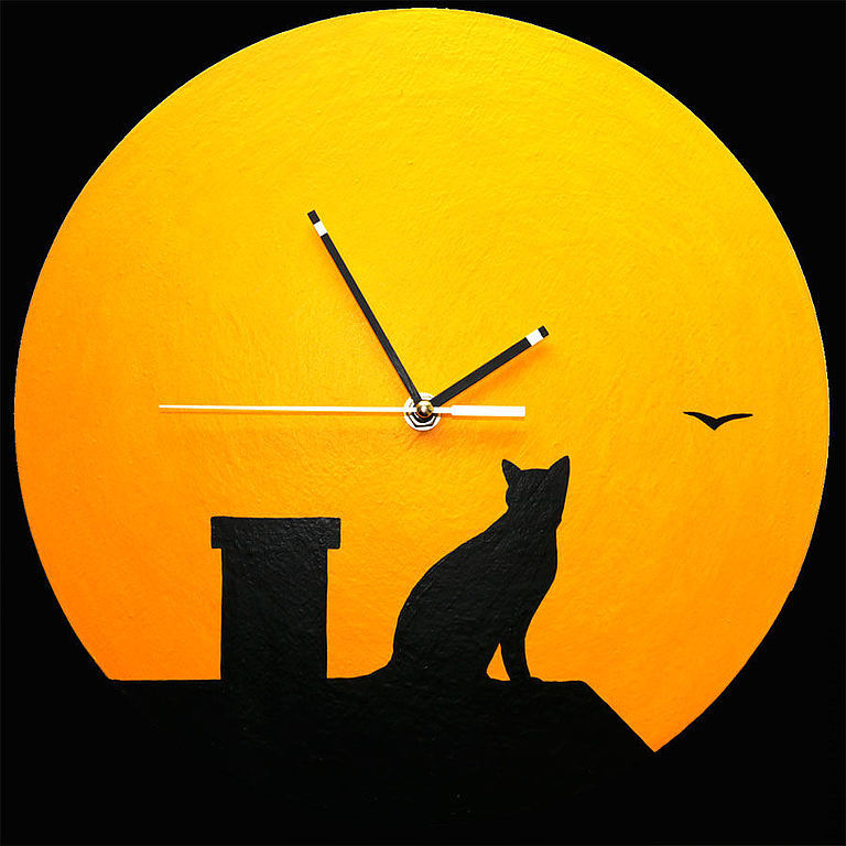 Кошка и часы
