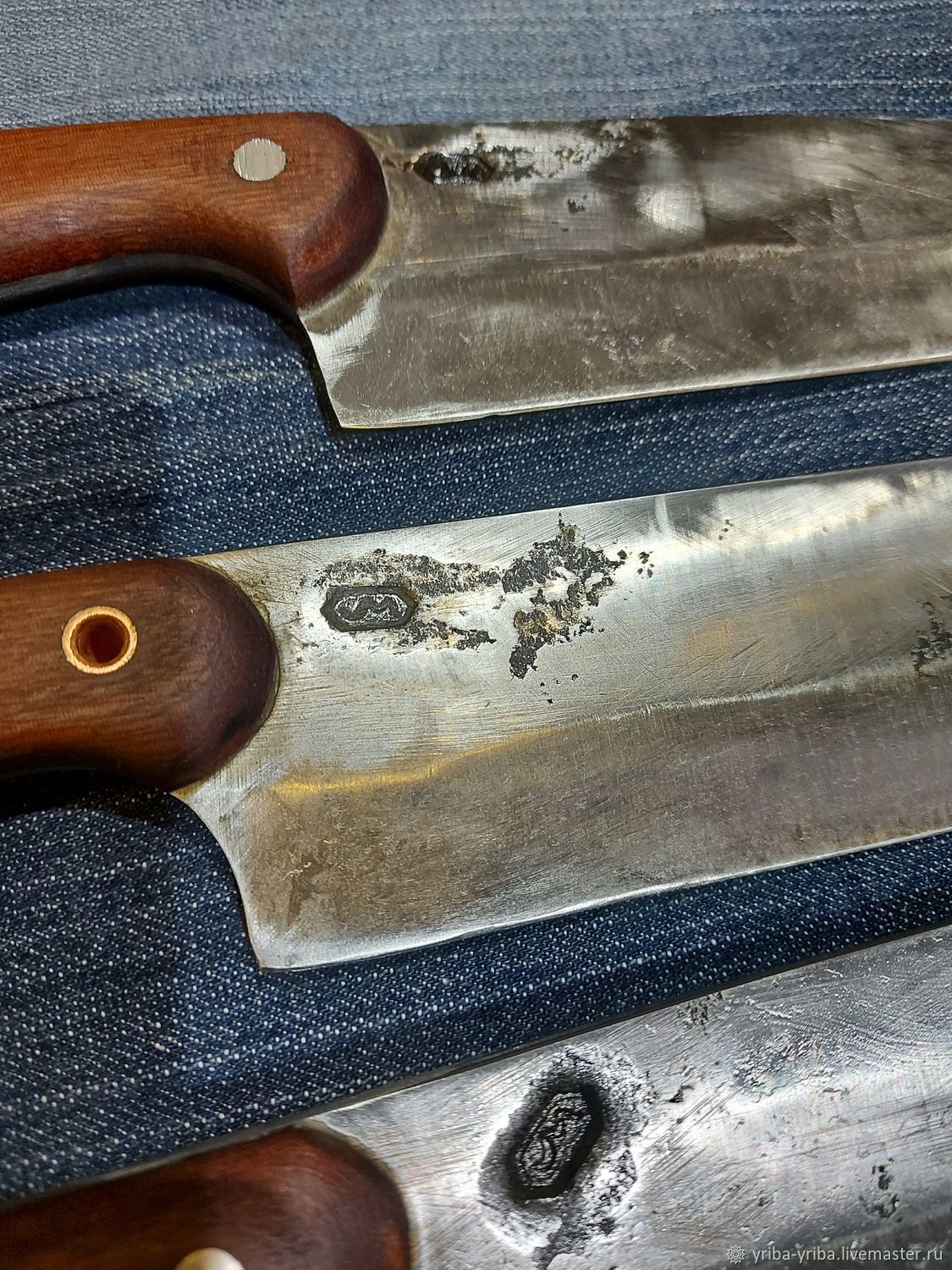 Кухонный нож на прозрачном фоне