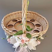 Пасхальные сувениры: яйца в деревянном коробе