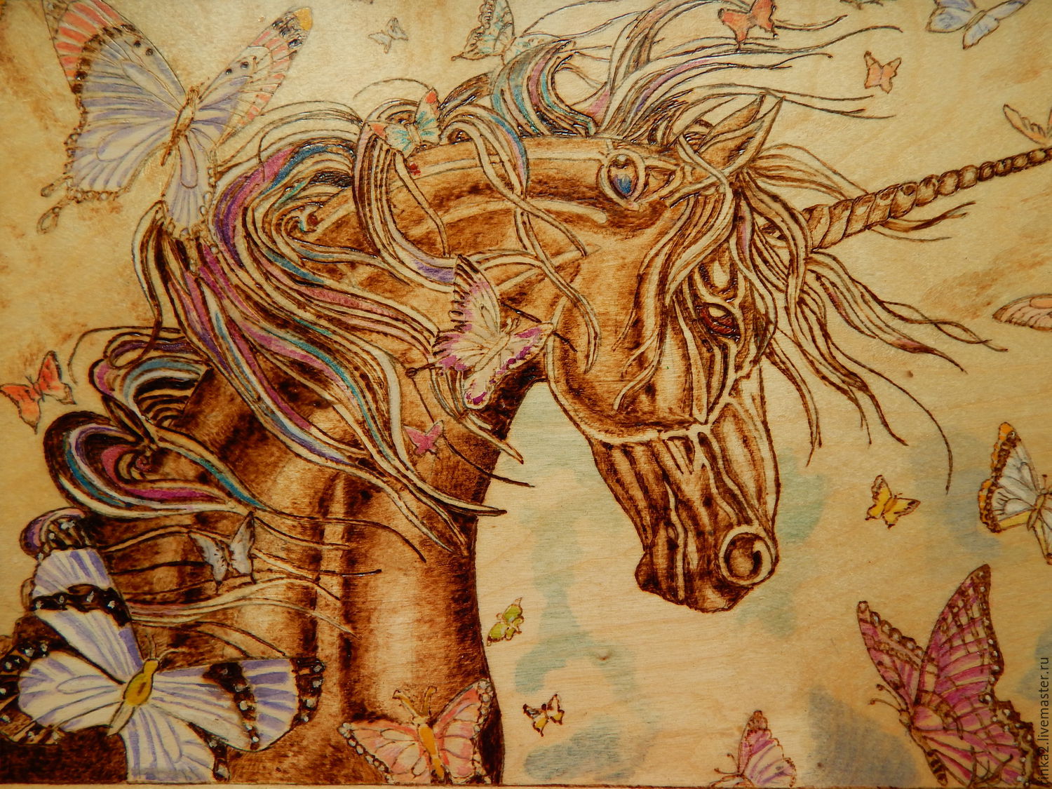 Картина лошади с поталью