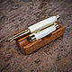 Подставка для перьевой ручки и роллера из красного дуба Pen Rest, Настольные органайзеры, Сим,  Фото №1