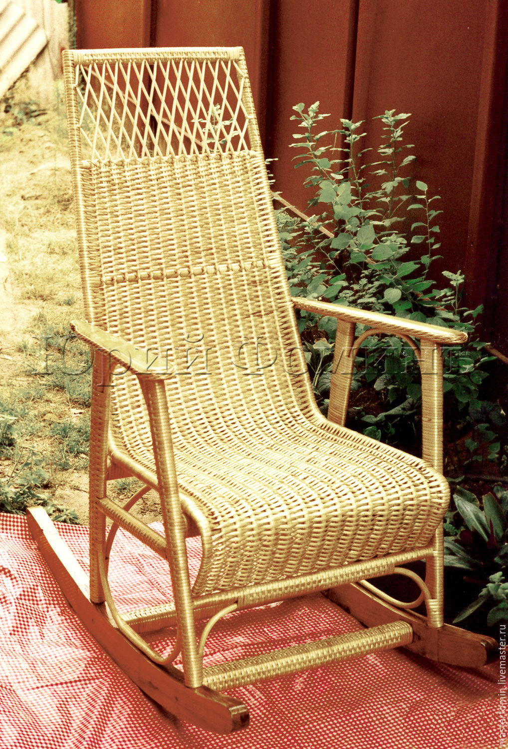 Реставрировать плетеное кресло качалку
