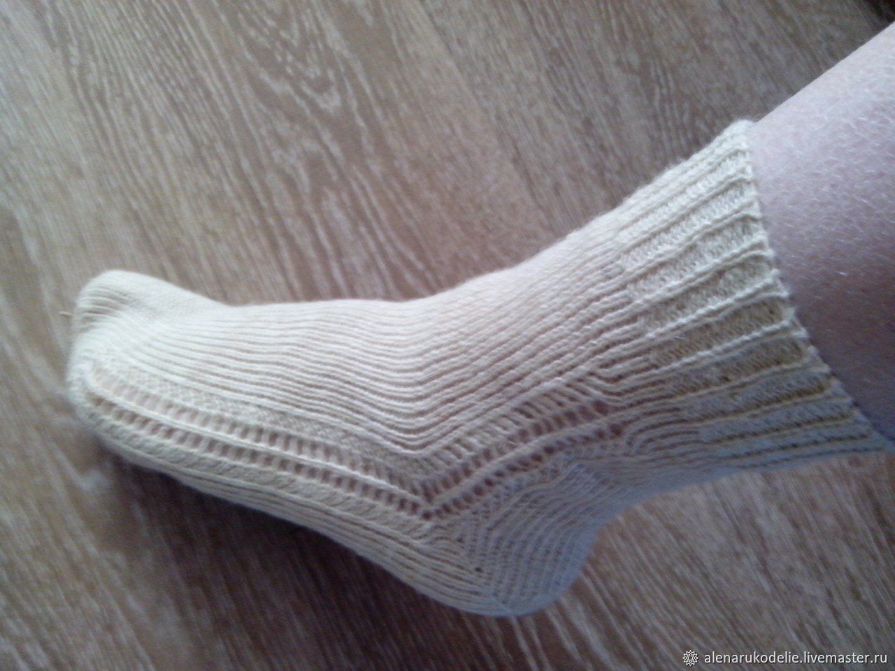 Носочки тг. Носки из конопли. Носки из конопляной ткани. Носки с конопляной нитки. Носки мужские из конопли.