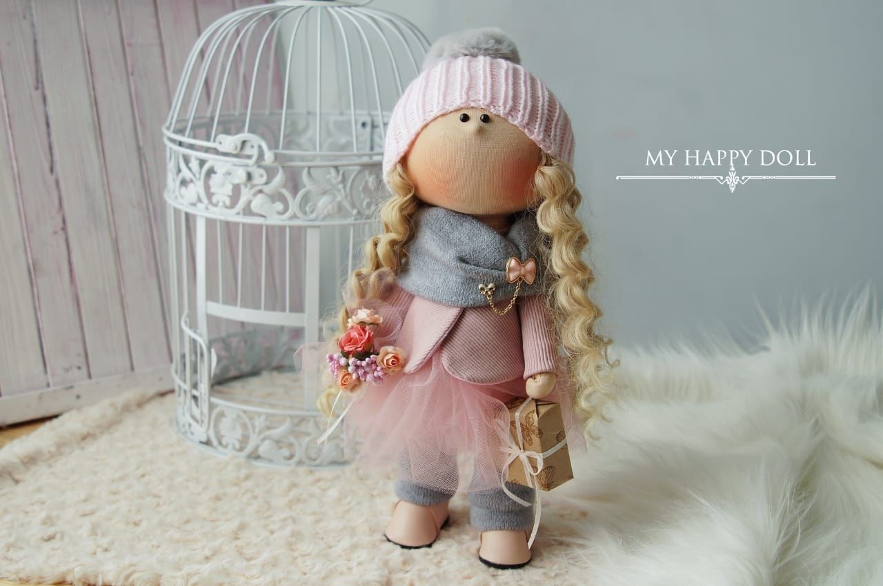 Кукла снежка в голубом. Тряпичная интерьерная кукла. Интерьерная кукла в голубом. Куклы из питера ручная работа. Сшить куклу.