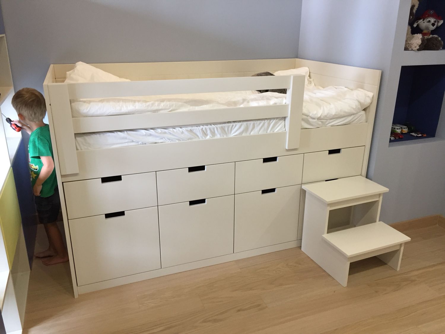 детская кровать двухъярусная кровать с комодом