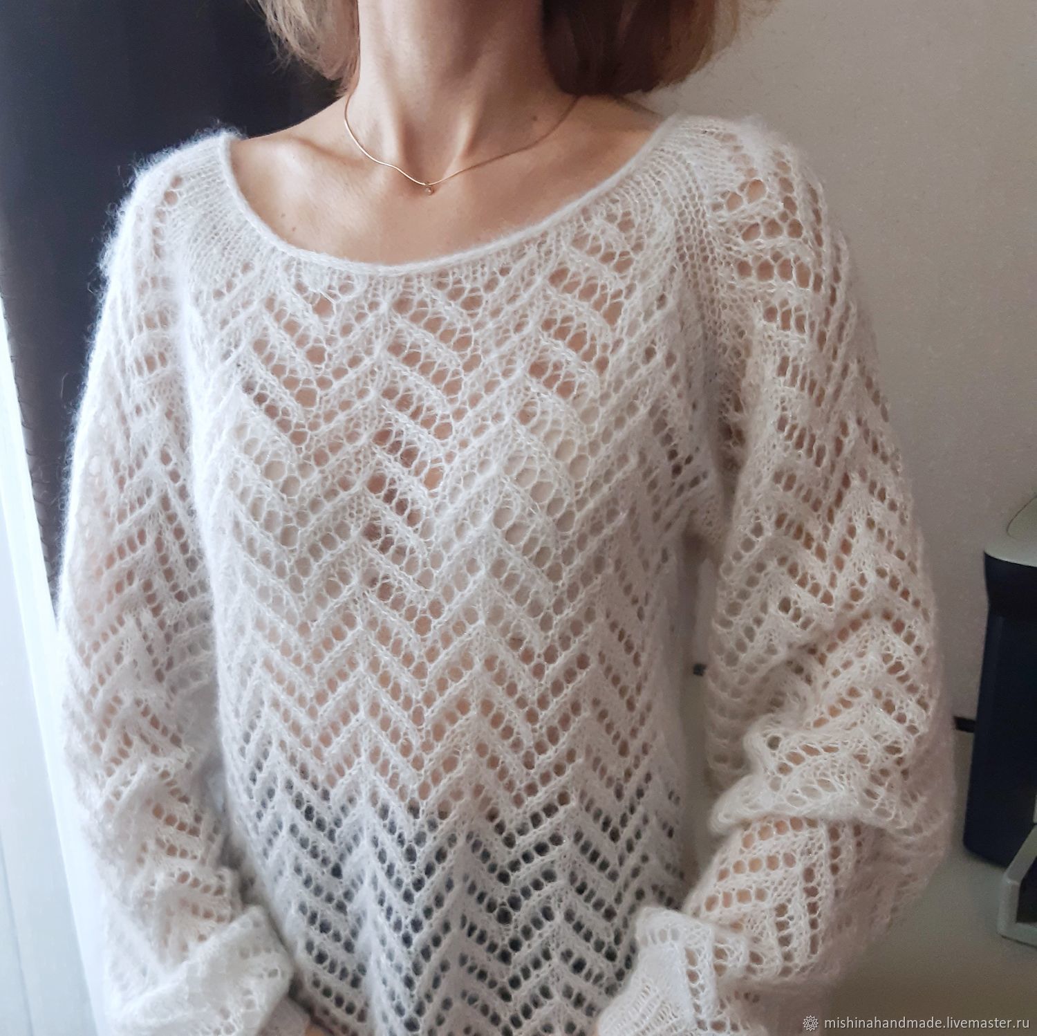 Пуловер из мохера разными спицами