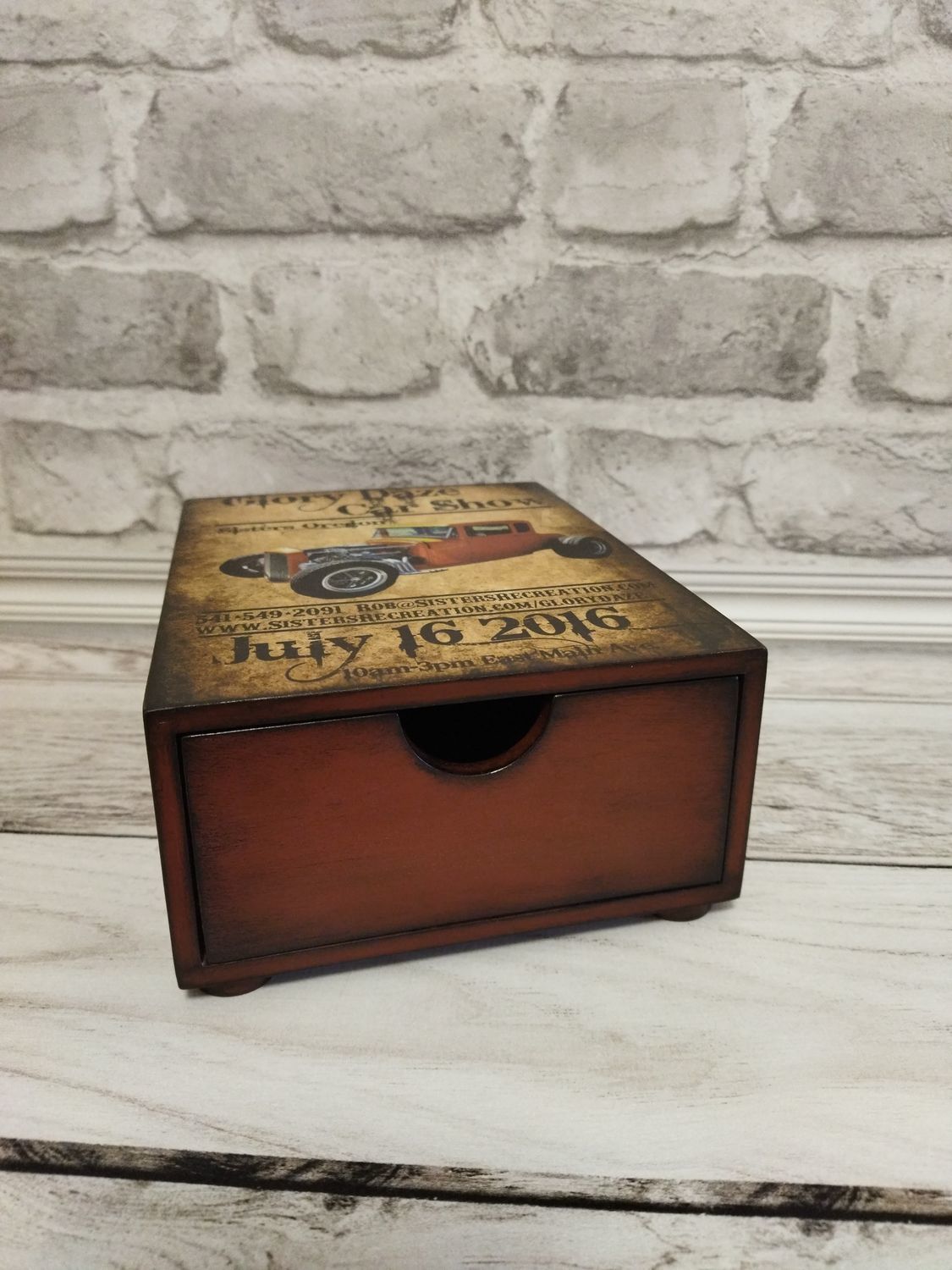 Шкатулка ищу. Винтажная шкатулка. Шкатулки 16 века. Малахитовая шкатулка. Шкатулка на белом фоне.