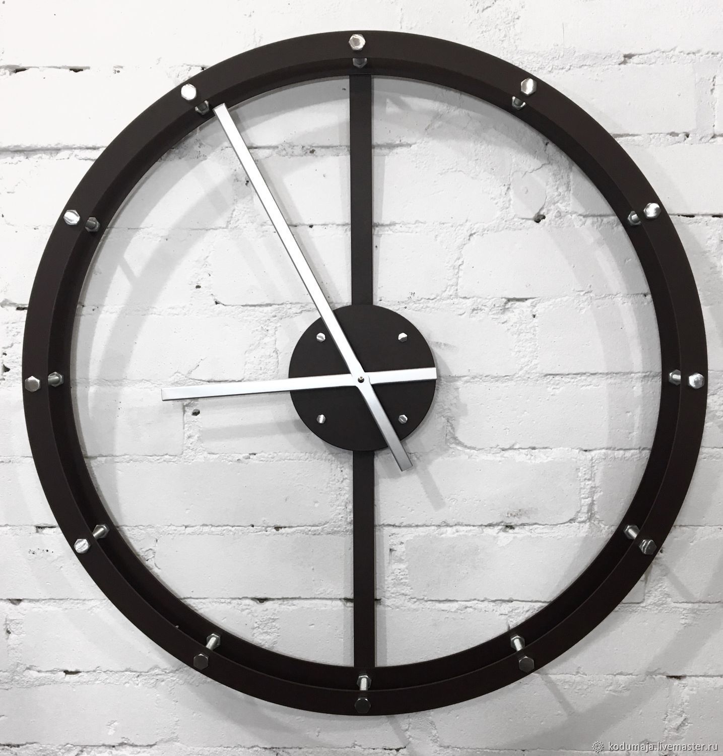 Круглые металлические часы. Нестандартные настенные часы. Часы настенные диаметр 50 см. Часы настенные диаметр 60 см. Часы настенные Минимализм.