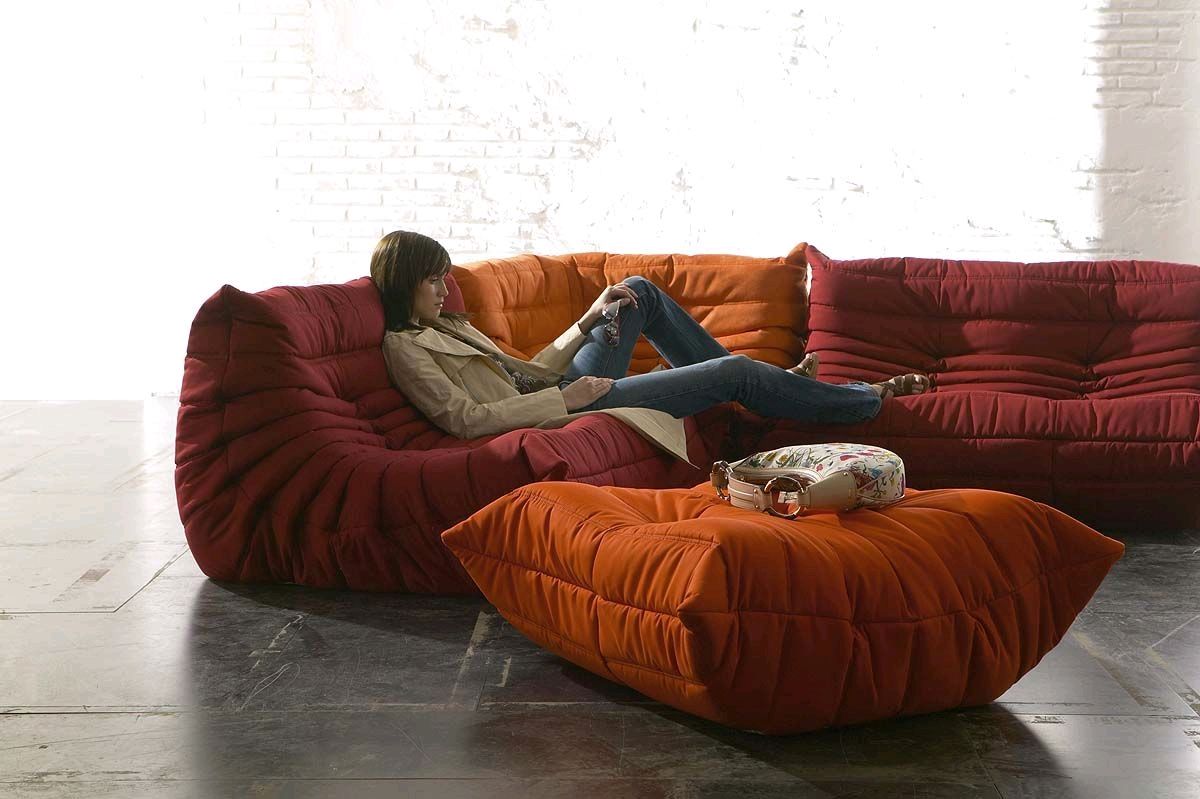 диван из подушек модулей бескаркасный