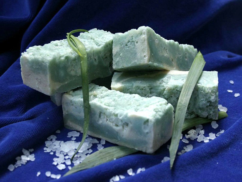 Соляное мыло со спирулиной