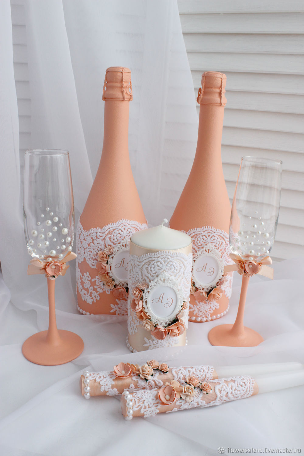 Свадебные бокалы в персиковом цвете
