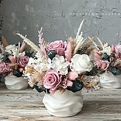 Яркий свадебный букет из стабилизированных цветов и сухоцветов