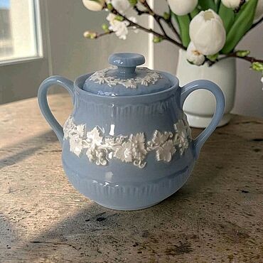 Винтаж ручной работы. Ярмарка Мастеров - ручная работа Винтаж: Wedgwood Queensware Винтажная сахарница с виноградной лозой. Handmade.