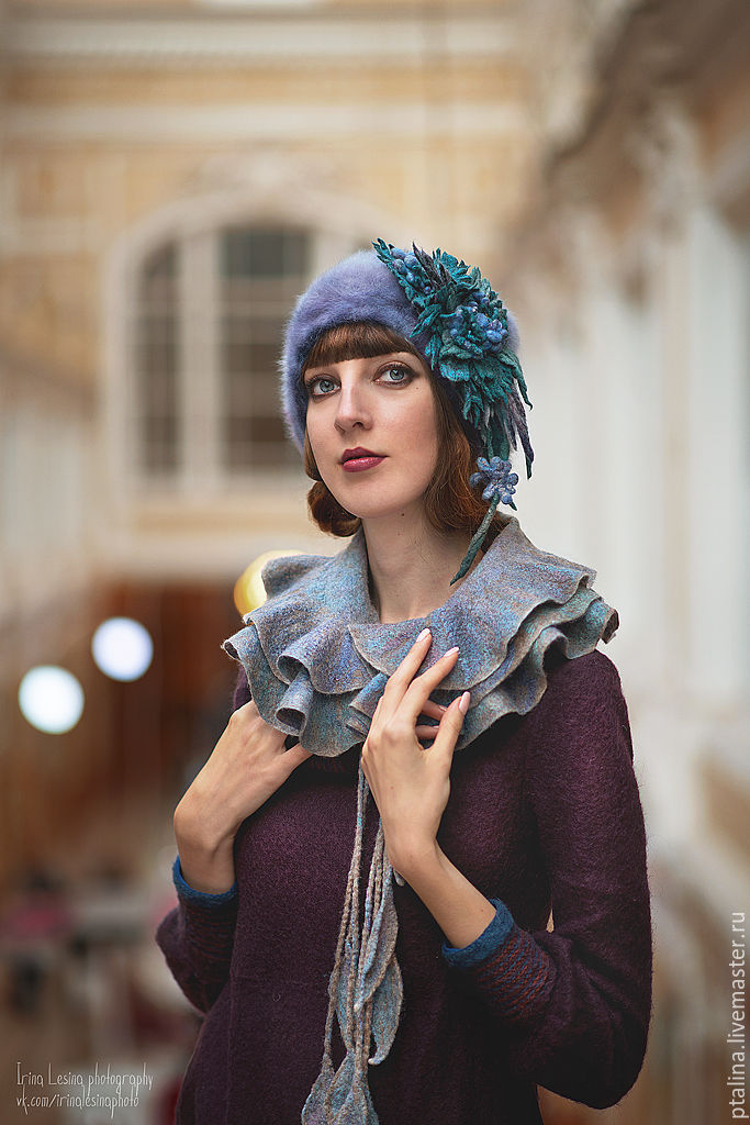 девушки в беретах с улыбкой в феврале картинки. бохошапки валяные стритстайл. как свалять шляпку клош. украшение на берет. валяные береты из шерсти.