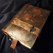 Книга теней с трикветром, коричневая (на заказ)