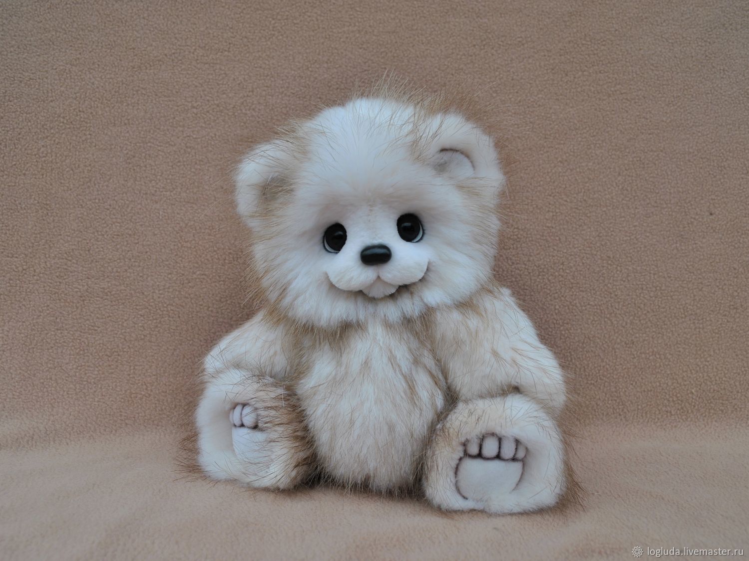 Bear made. Мишка из меха. Игрушки из натурального меха. Маленькое меховые мишки. Мишка игрушка мягкая большая.