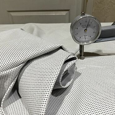 Материалы для творчества ручной работы. Ярмарка Мастеров - ручная работа Кожа: Тонкая перфорированная кожа белая. Handmade.