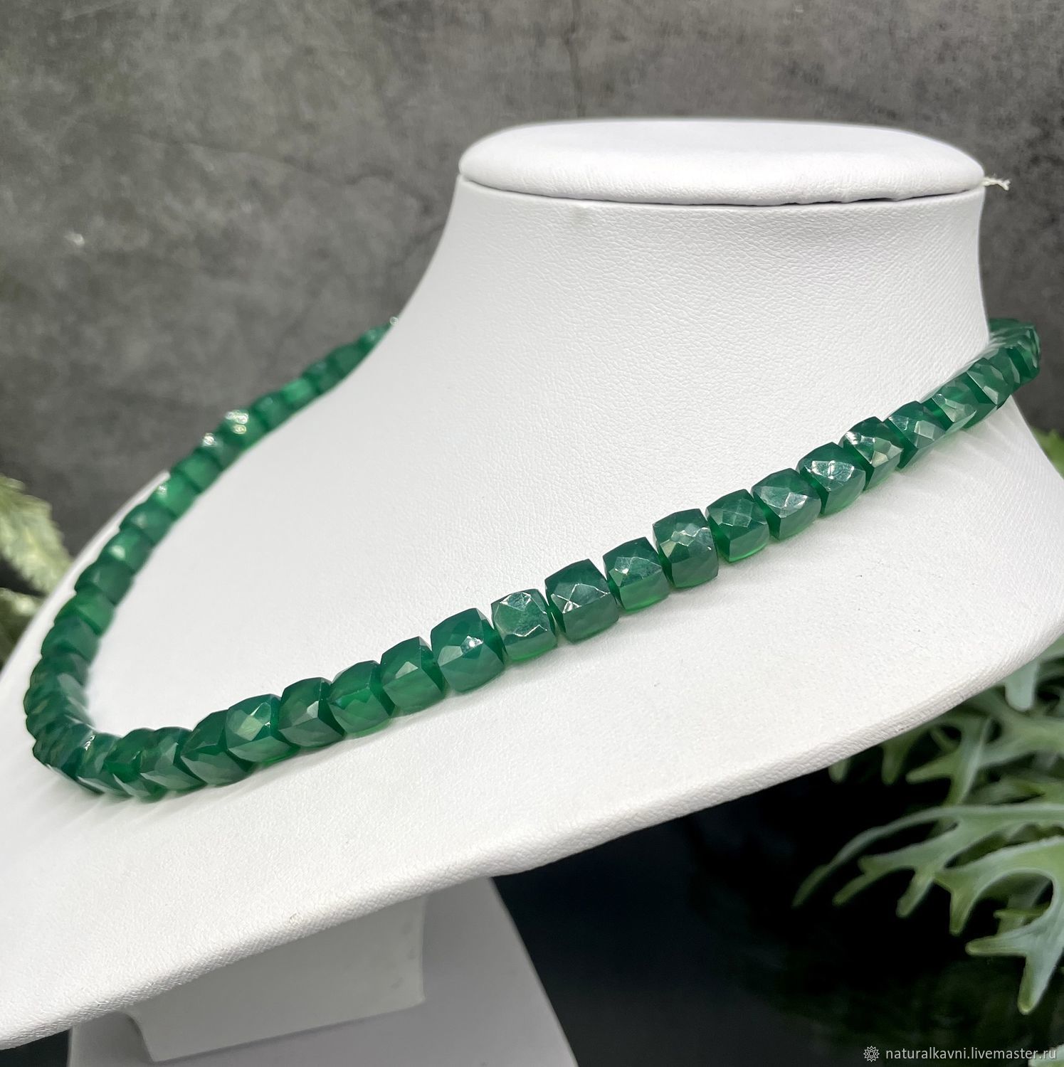 Серебро 925пр. Хризопраз натуральный камень Бусы с огранкой купить в ...