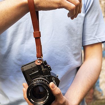 Кожаный ремешок на запястье для фотографа своими руками. Leather camera strap. Camera harness.