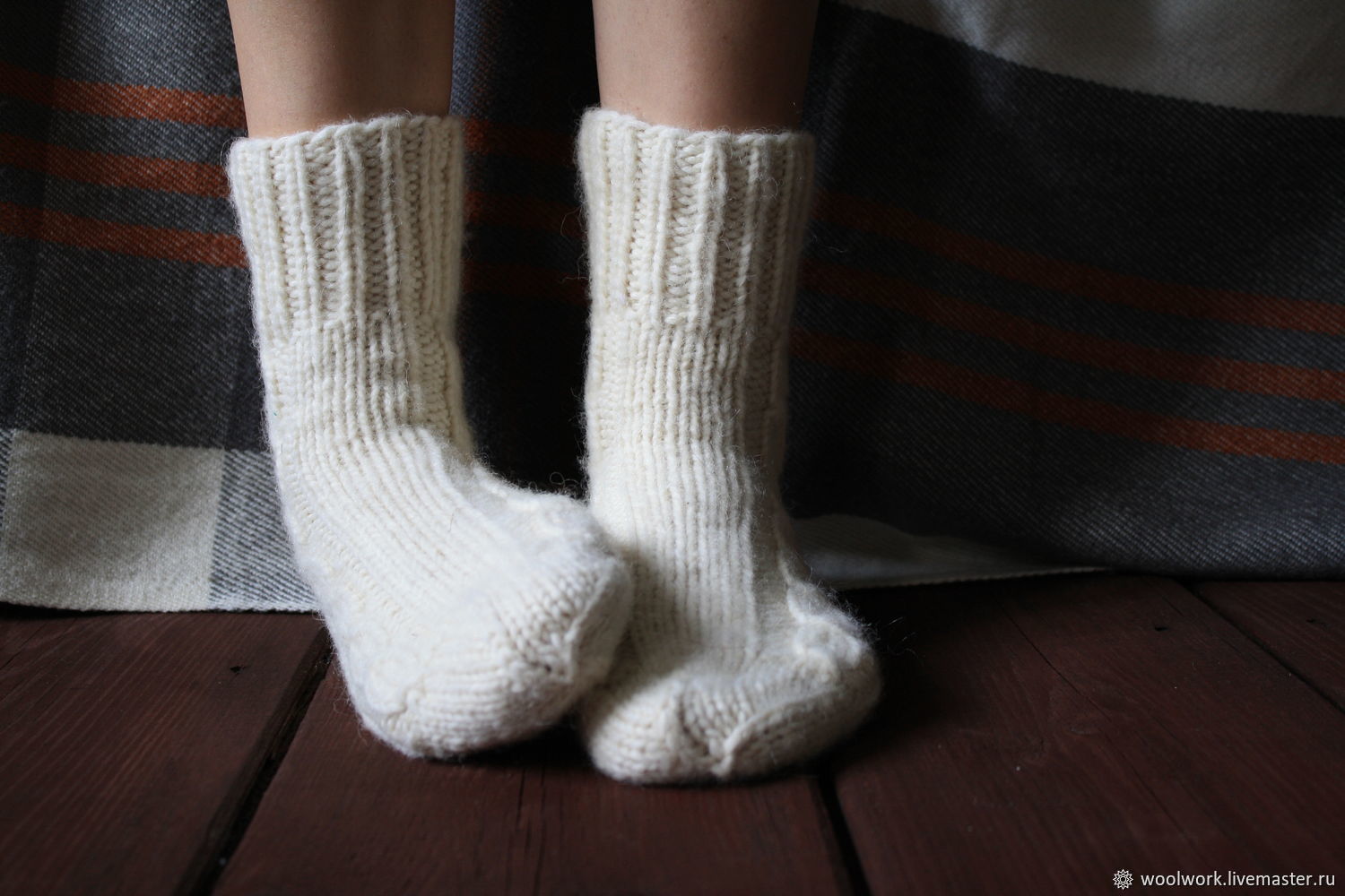Белые вязаные носки