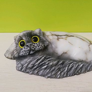 Для дома и интерьера ручной работы. Ярмарка Мастеров - ручная работа Фигурка кота из натурального уральского поделочного камня ангидрит.. Handmade.