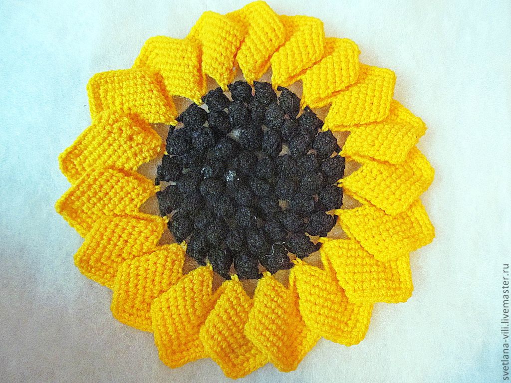 вязаная прихватка подсолнух. прихватка подсолнух. подставка под горячее подсолнух крючком. прихватка подсолнух. подсолнух связанный крючком.