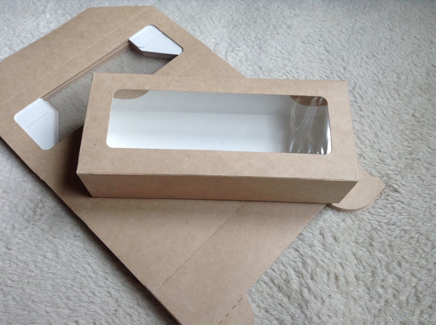 Купить упаковку в новосибирске. Коробка самосборная с окном крафт. Коробка самосборная крафт 35х38см. Коробка крафт с окном 200х200х40. Крафт коробка с окном 120х120х20.