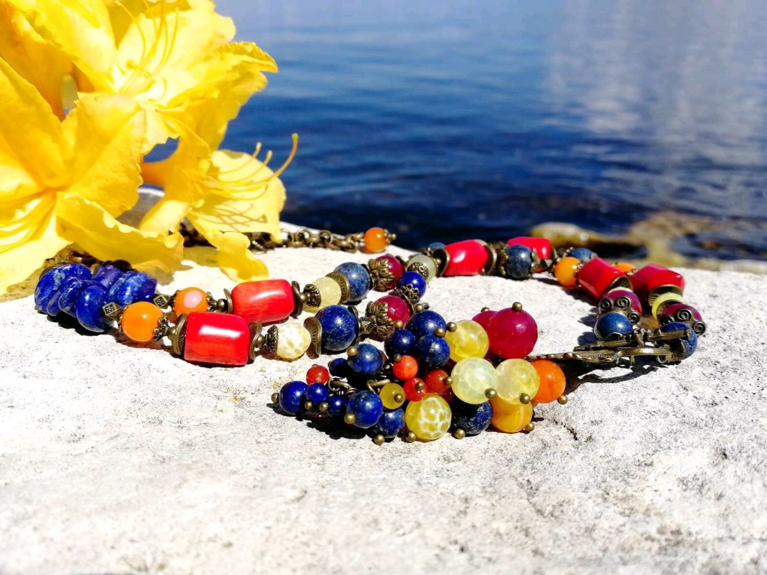 With pendant of coral, lapis lazuli and agate 'a bunch of grapes', Necklace, Tolyatti,  Фото №1