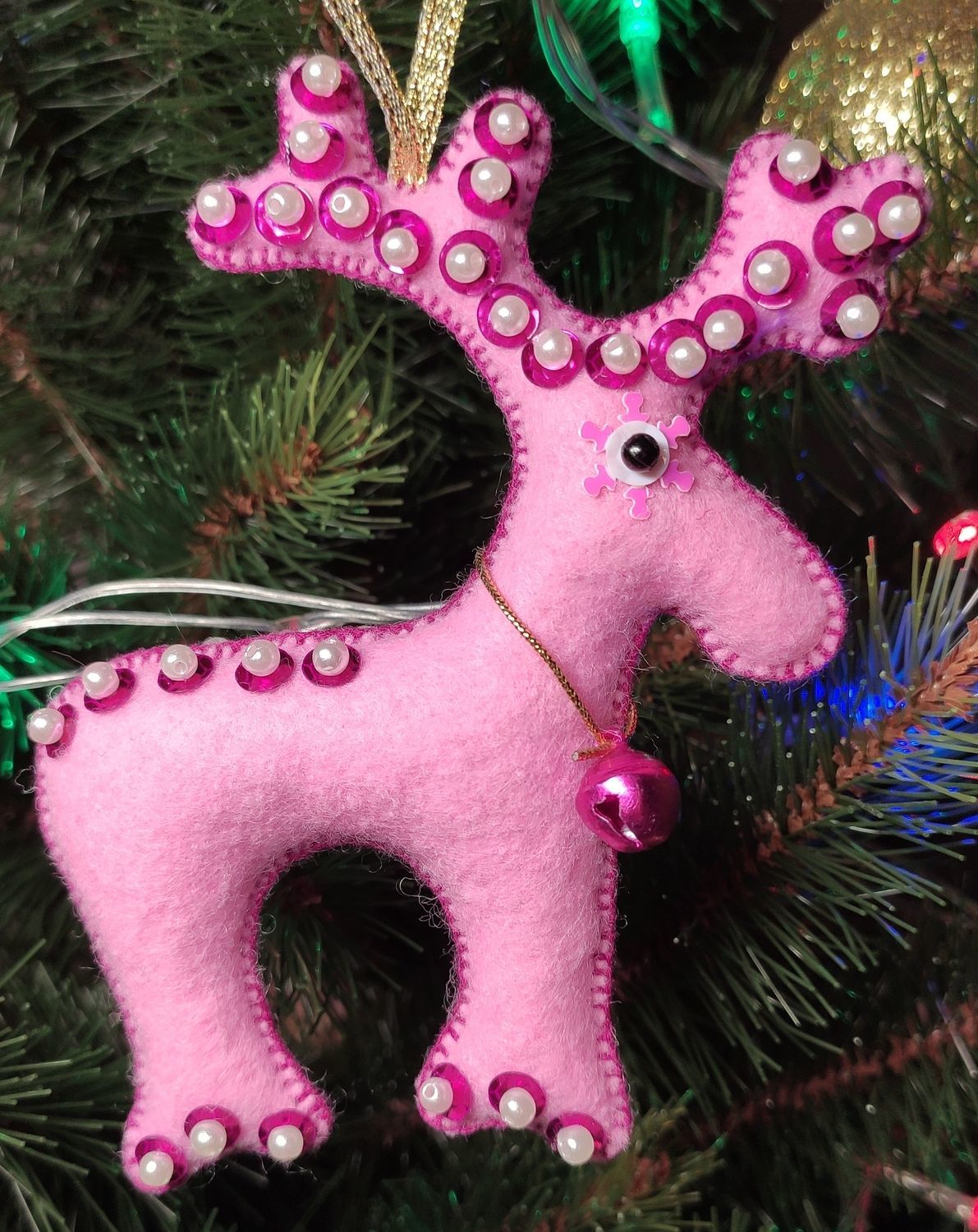 Олень розовый Елочная игрушка из фетра в интернет-магазине на Ярмарке ...