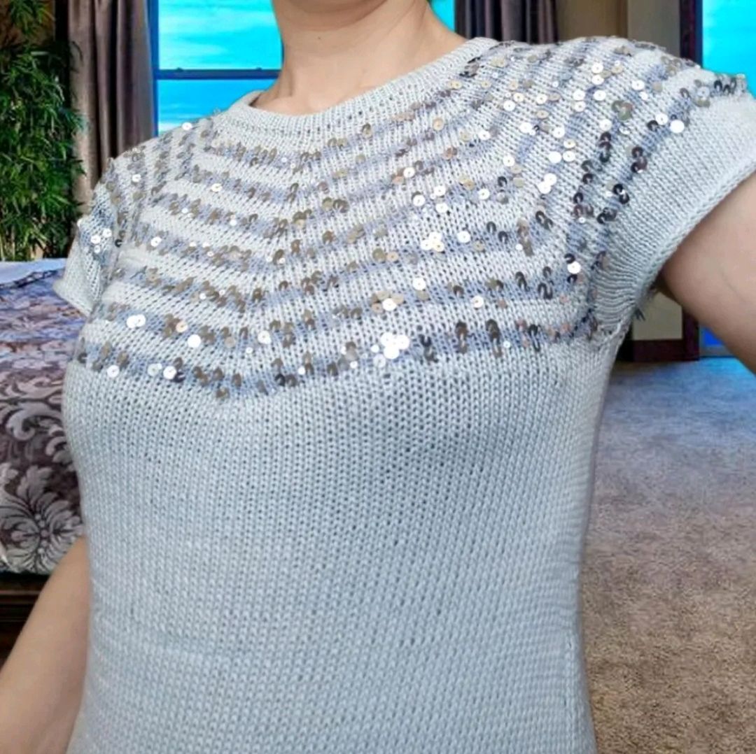 Платье-футболка с пайетками серебряного цвета – купить в интернет-магазине, цена, заказ online