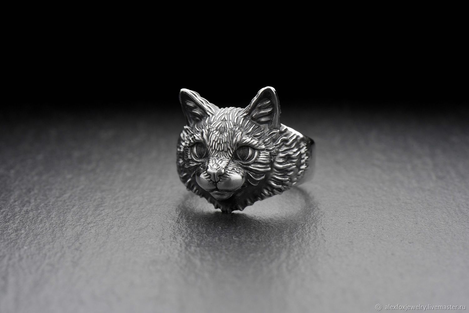 Серебряное кольцо с котиком