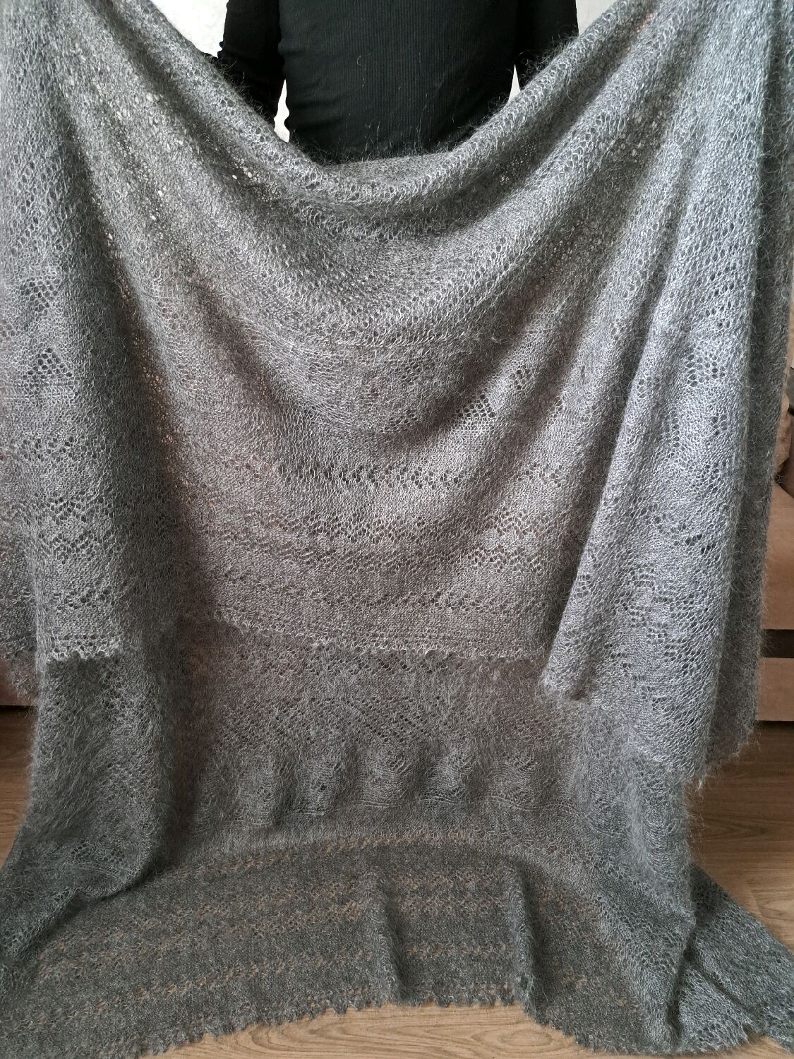 Пуховый плед, платок, шаль большого размера 230/230 см, покрывало.44 купить в интернет-магазине Ярмарка Мастеров по цене 35699.15 ₽ – HS35RRU, Шали, Оренбург - доставка по России