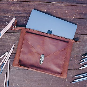 Канцелярские товары ручной работы. Ярмарка Мастеров - ручная работа Чехол для MacBook pro 13 "Мэдокс" в коньячном цвете. Handmade.