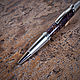 Шариковая ручка Deluxe из дубового спила. Ручки. Старые Традиции - ручки из дерева (oldtrad). Интернет-магазин Ярмарка Мастеров.  Фото №2