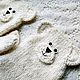 Варежки - Мишки Белый Зверята Медведь Умка Подарок Помпоны Новый Год. Варежки. Марина Тудакова. Украшения и аксессуары.. Ярмарка Мастеров.  Фото №4