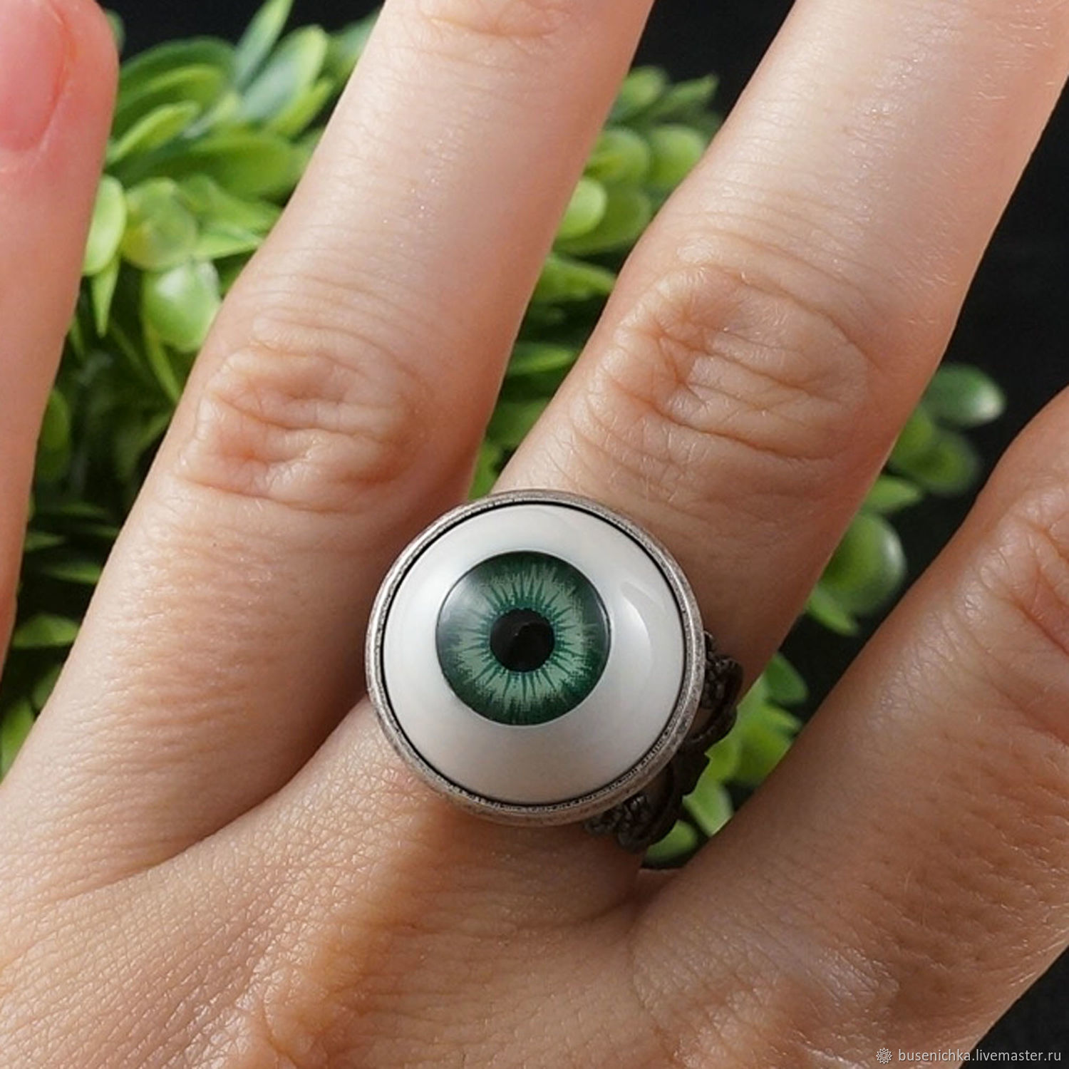 Кольцо на глазах
