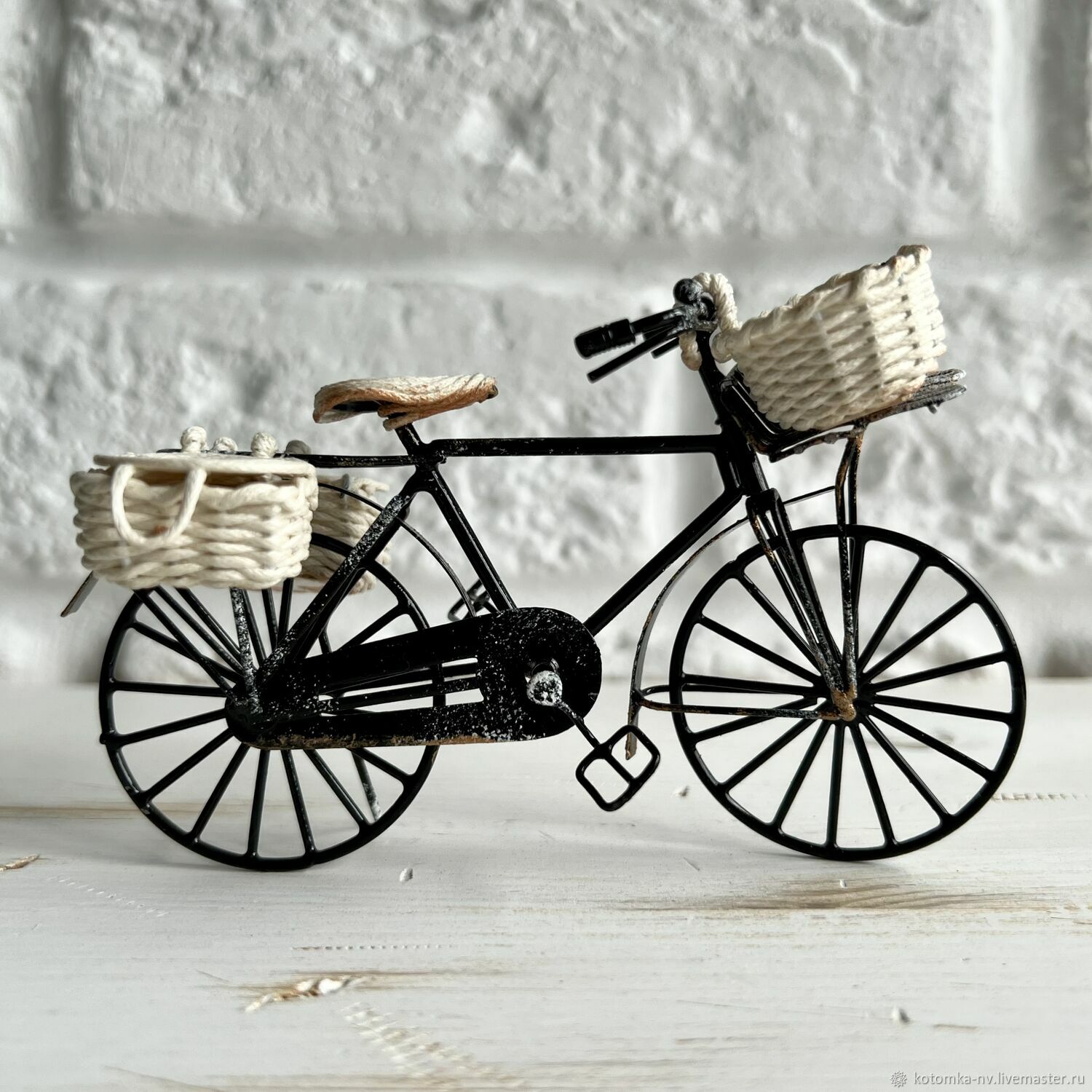 1:12 Dollhouse Miniature Furniture Black Metal Bicycle With Toy For Doll Ba G1P5 