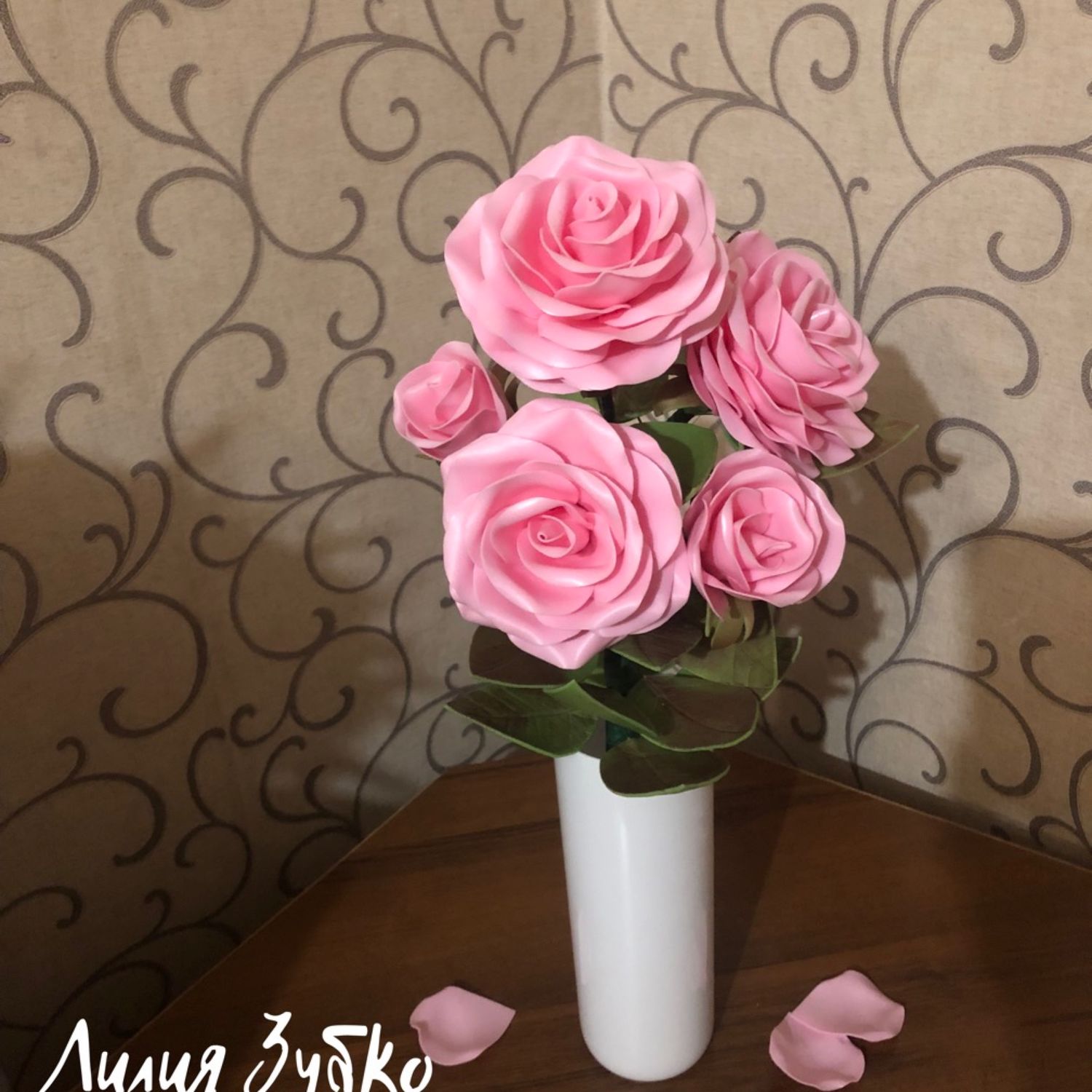 Розы на гирлянде в интернет-магазине Ярмарка Мастеров по цене 2300 ...