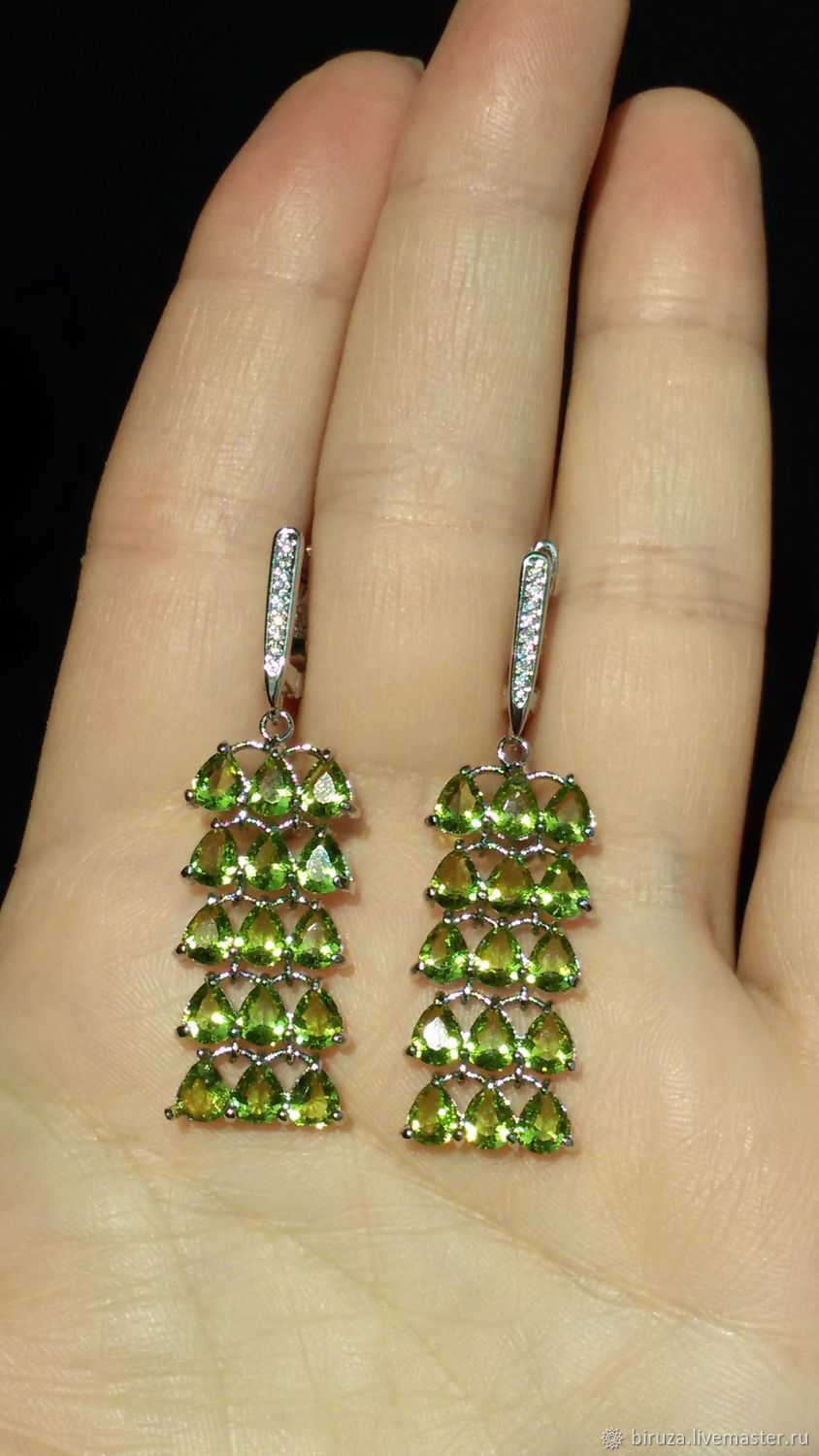Серьги из хризолита