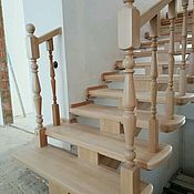 Лестница на деревянном каркасе