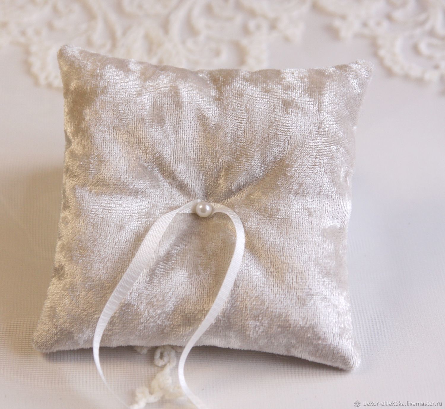 Свадебные подушечки — для обручальных колец на свадьбу
