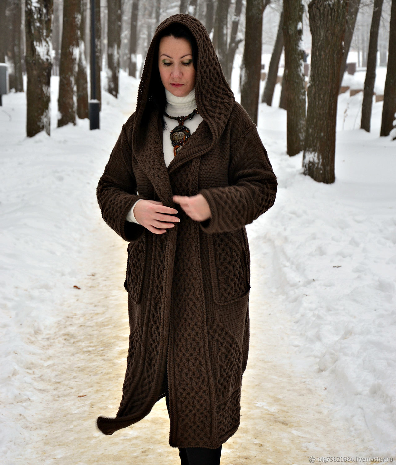 Длинное вязаное пальто
