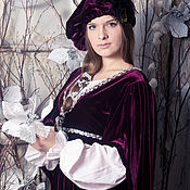 Средневековое платье с корсетом