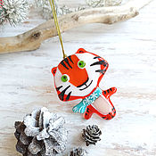 Сувениры и подарки handmade. Livemaster - original item Year of the Tiger: Christmas decoration made of glass Tiger, symbol of 2022. Handmade.